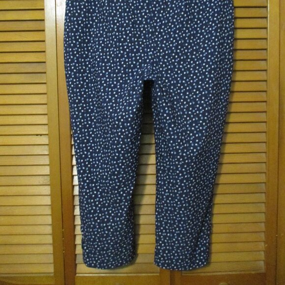 Chico's capris Perfect Stretch, navy w/dots pull on w/pockets size 10 (1.5) - Picture 8 of 8
